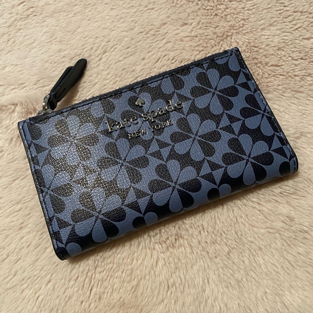 Kate spade slim bifold wallet